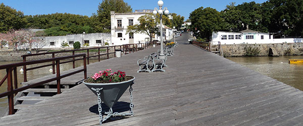 Píer no Rio da Prata em Colonia del Sacramento, Uruguai - Foto: Amandina Morbeck.