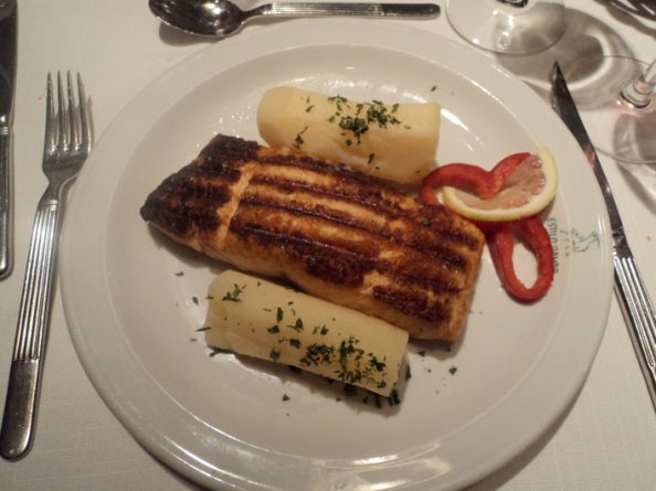 Salmão grelhado do Restaurante Estilo Campo, Buenos Aires, Argentina - Foto: Amandina Morbeck.