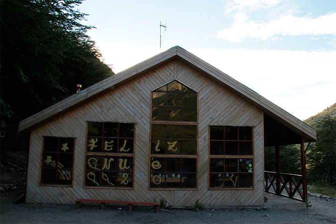 Fachada do El Chileno - Circuito W, Torres del Paine, Chile - Foto: Amandina Morbeck.