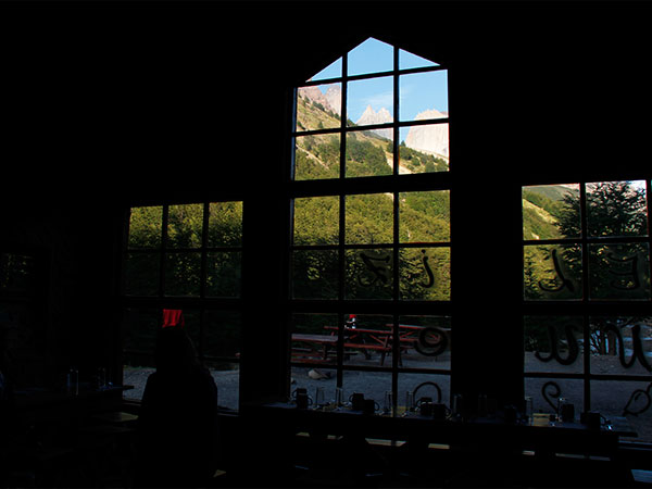 Que tal jantar com essa vista? - Refúgio El Chileno, Circuito W, Torres del Paine, Chile - Foto: Amandina Morbeck.