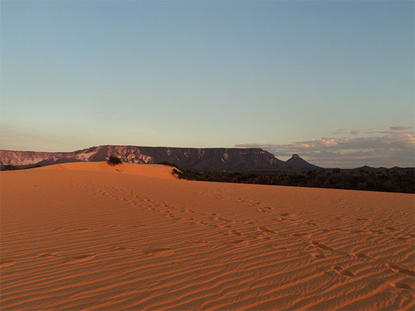As dunas do Jalapão e a Serra do Espírito Santo. Que paisagem! - Foto: Janaina Vieira.