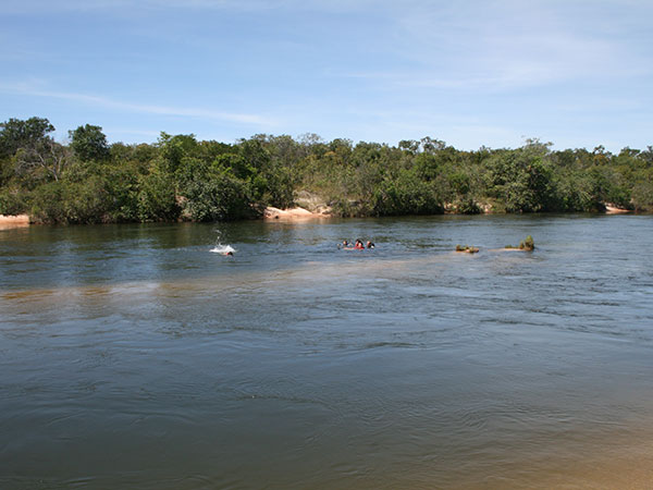 Boiando no Rio Novo - Curtindo o acampamento no Jalapão - Foto: Janaina Vieira.