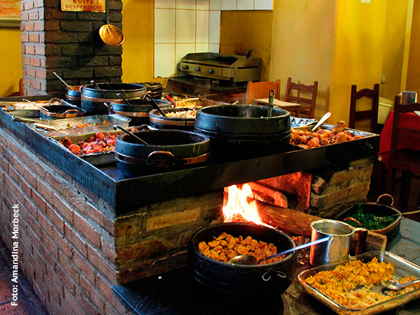 Para comer sem pressa e de preferência com muita fome... - www.viajandocomaman.com.br - Foto: Amandina Morbeck.
