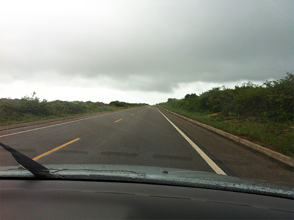 Em direção a São Miguel do Gostoso - www.viajandocomaman.com.br - Foto: Amandina Morbeck.