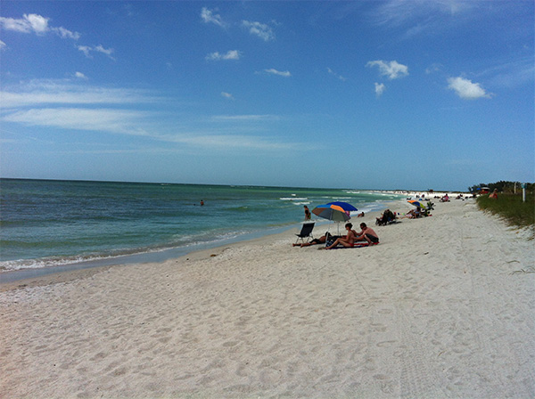 Praia de Lido Key - www.viajandocomaman.com.br - Foto: Amandina Morbeck.