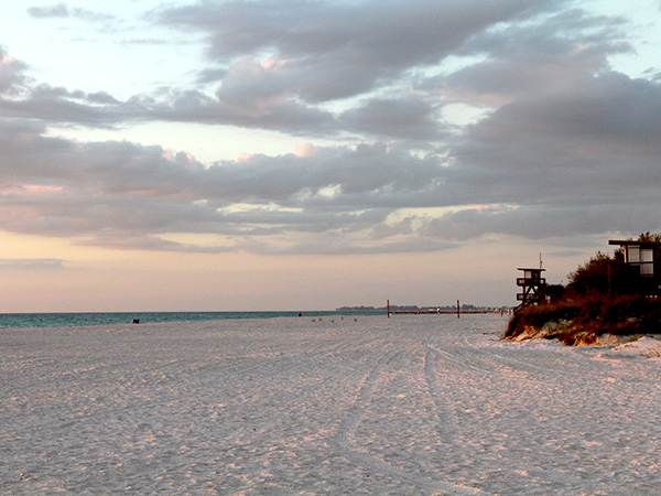 Praia de Longboat Key ao entardecer - www.viajandocomaman.com.br - Foto: Amandina Morbeck.