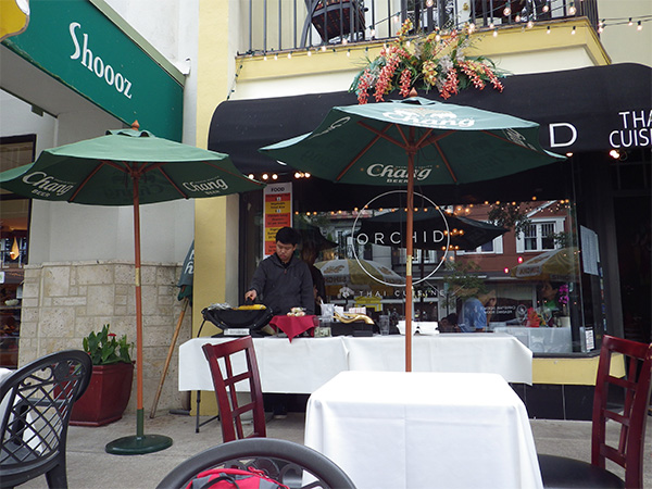 Fachada do Orchid Thai Cuisine - www.viajandocomaman.com.br - Foto: Amandina Morbeck.