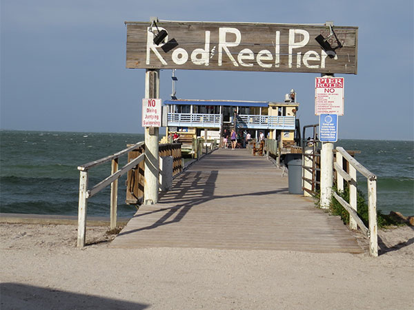 Rod & Reel Pier na Baía de Tampa - www.viajandocomaman.com.br - Foto: Amandina Morbeck.