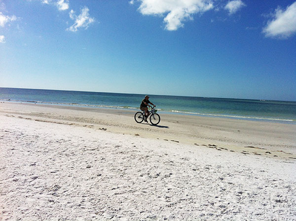 Praia em Siesta Key em Sarasota, Flórida - www.viajandocomaman.com.br - Foto: Amandina Morbeck.