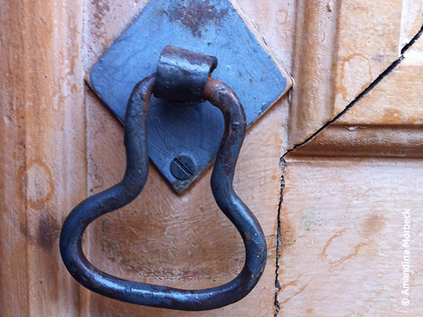 Detalhe da porta de entrada da casa - Foto: Amandina Morbeck.