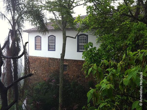 Lateral da casa. A melhor vista fica exatamente nos fundos - Foto: Amandina Morbeck.