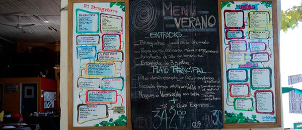 Restaurante El Drugstore em Colonia del Sacramento, Uruguai - Foto: Amandina Morbeck.