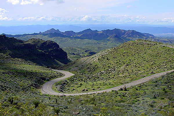 Porção da Route 66 entre Oatman e Kingman no Arizona - Foto: Reprodução/BugBog.