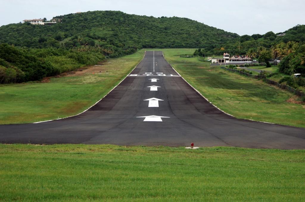 Aeroportos cinematográficos - Mustique, Caribe - Foto: Reprodução/Huffington Post.