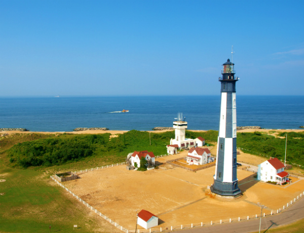 Atlantic Coast - Cape Henry lighthouse em Virginia Beach, Virginia - Foto: Reprodução/Dana Christine.