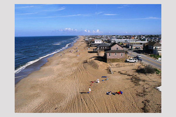 Atlantic Coast - Kitty Hawk, North Carolina -  Foto: Reprodução/Ocean Front Hotels.