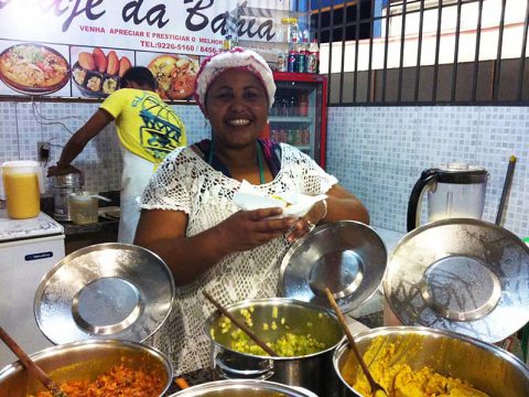 Beth e a culinária baiana na feira livre em Palmas