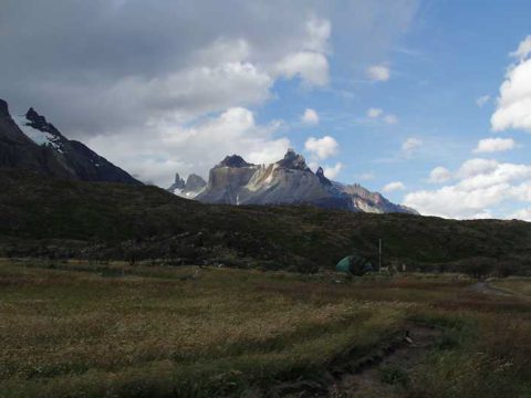 Maciço do Paine visto da margem do Lago Pehoé, Torres del Paine
