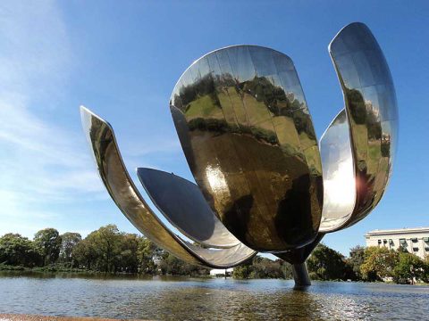 Floralis generica ou flor gigante