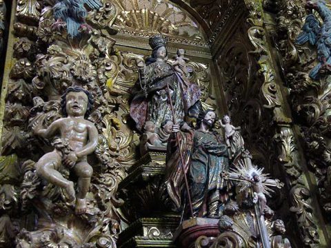 Detalhe do interior de uma igreja em Santa Bárbara