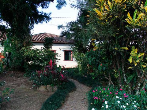 Jardim aconchegante em Catas Altas
