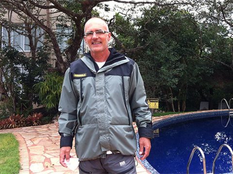 João, proprietário da Pousada Lava-pés em Itambém do Mato Dentro